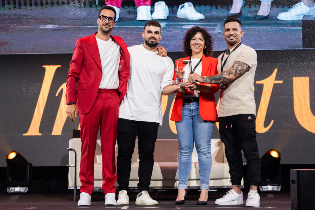 Imagen donde se ve a Fabio Serna y su equipo de Partner 360